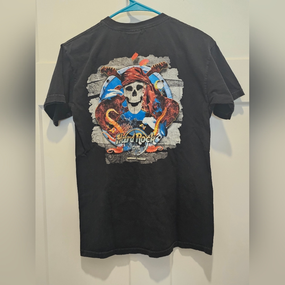 Hard Rock Cafe Authentic T-shirt Mens Size Small Nassau Bahamas Black Cotton